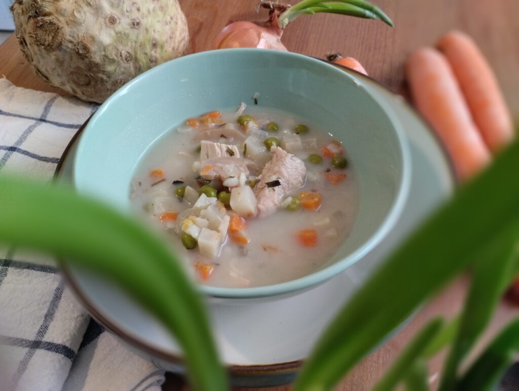 Gyors tárkonyos “raguleves” vasárnapi húslevesből - Zero waste recept 2 kincses kamra recept gyors tarkonyos raguleves zero waste recept2